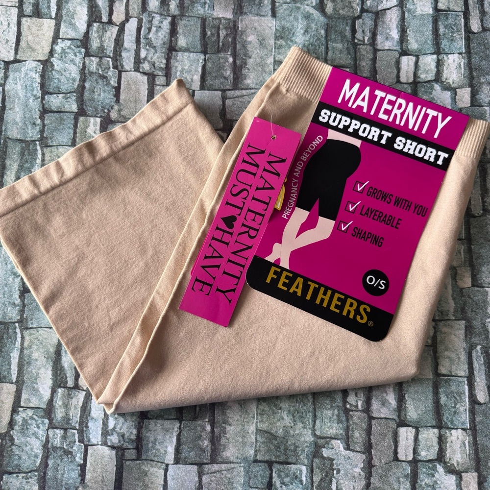 Feathers Maternity Support Shorts OS